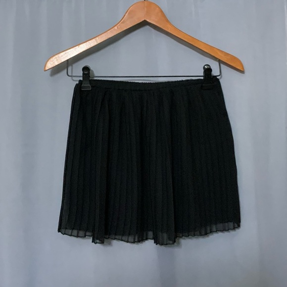 Micro pleated sheer min skirt - Picture 2 of 11